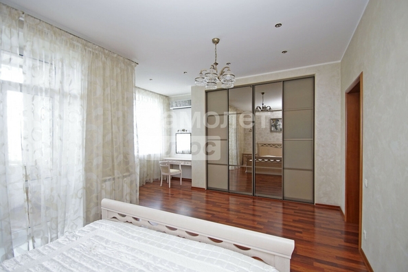
  Продается 3-комн. квартира, 140.7 м², Маршала Жукова ул, д. 101
. Фото 5.