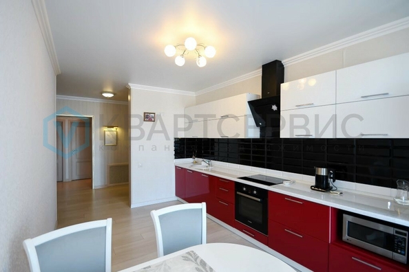 
  Продается 3-комн. квартира, 74 м², 5-й армии, д. 14
. Фото 2.