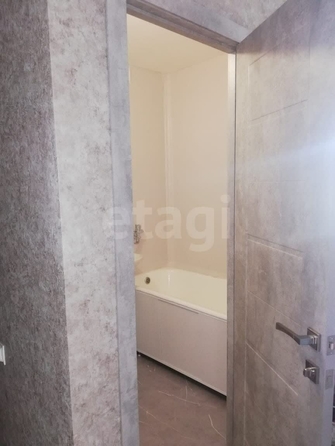 
  Продается 1-комн. квартира, 33 м², 75-й гвардейской бригады, д. 10
. Фото 1.