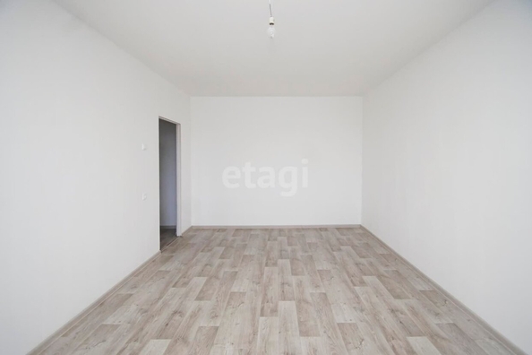 
  Продается 1-комн. квартира, 37.4 м², Маргелова ул, д. 357
. Фото 2.