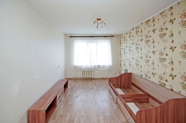 
  Продается 1-комн. квартира, 30 м², Космический пр-кт, д. 105
. Фото 2.