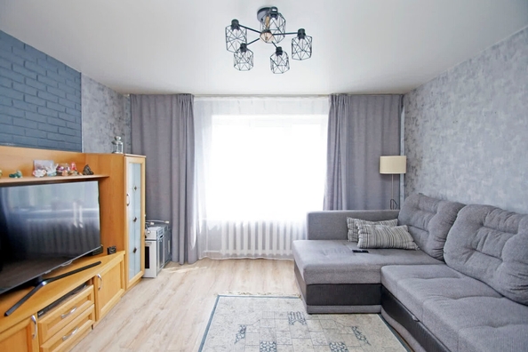 
  Продается 2-комн. квартира, 51.4 м², Волховстроя ул, д. 90
. Фото 1.