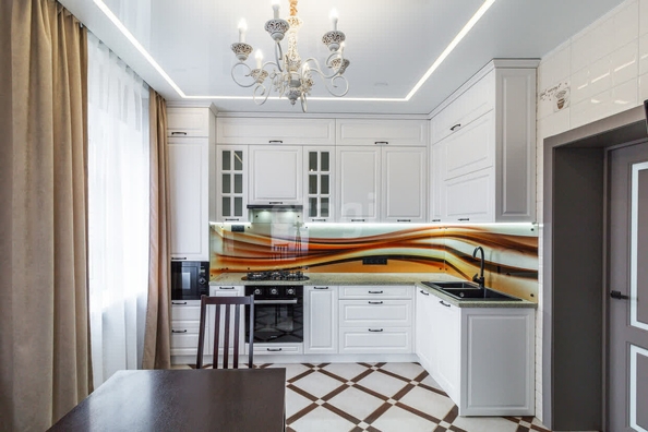 
  Продается дом, 335 м², Омск
. Фото 2.