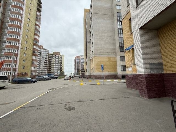 
  Продается 2-комн. квартира, 65 м², Перелета ул, д. 27
. Фото 3.