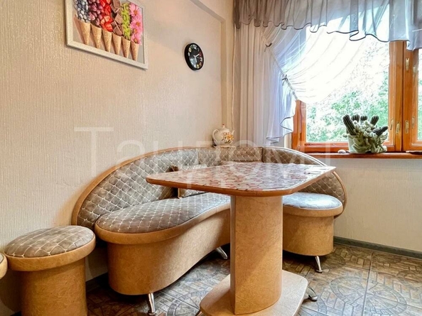 
  Продается 3-комн. квартира, 60 м², Бархатовой ул, д. 8
. Фото 3.