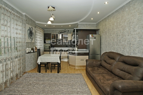
  Продается 3-комн. квартира, 75.8 м², Коммунальная ул, д. 9/1
. Фото 1.