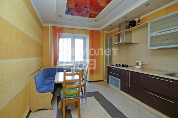 
  Продается 2-комн. квартира, 61.2 м², Крупской ул, д. 8/1
. Фото 2.