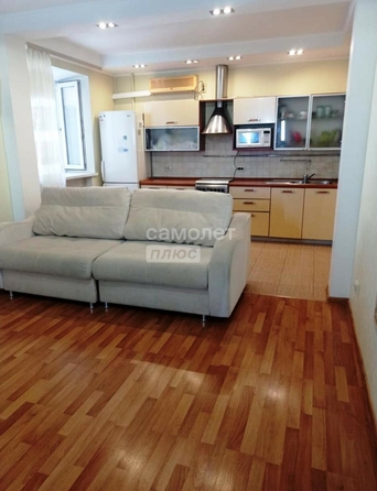 
  Продается 2-комн. квартира, 53.2 м², 5-й армии, д. 10
. Фото 2.