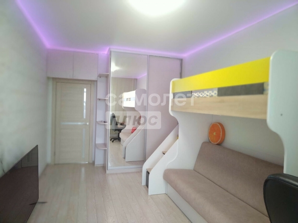 
  Продается 2-комн. квартира, 54 м², ЖК Изумрудный берег, дом 1.1
. Фото 2.