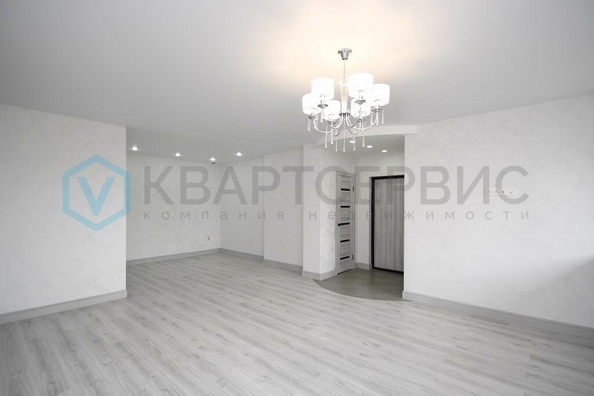
  Продается 3-комн. квартира, 76 м², Космический пр-кт, д. 20к7
. Фото 1.