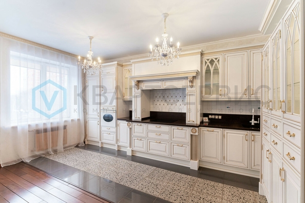 
  Продается 2-комн. квартира, 157.3 м², Мартынова б-р, д. 17
. Фото 5.