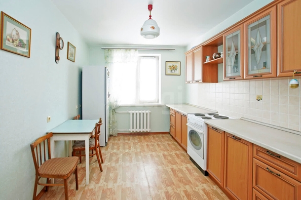 
  Продается 2-комн. квартира, 54.8 м², Линия 6-я ул, д. 180
. Фото 2.