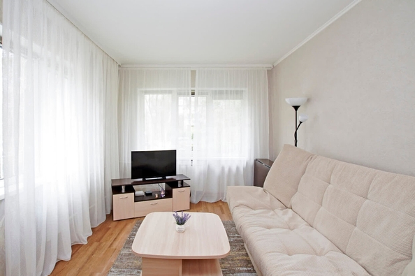 
  Продается 2-комн. квартира, 41 м², Космический пр-кт, д. 12
. Фото 4.