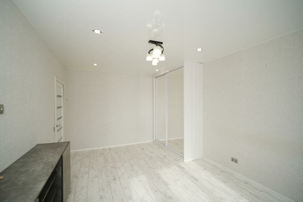 
  Продается 1-комн. квартира, 36.9 м², Лукашевича ул, д. 25А
. Фото 2.