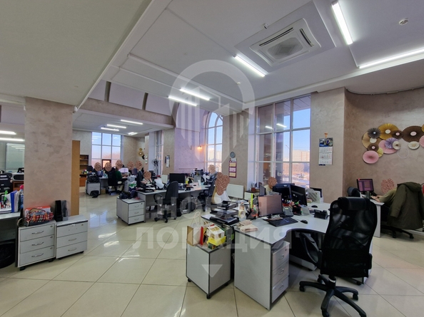 
  Сдается офис 1500 м². Фото 1.