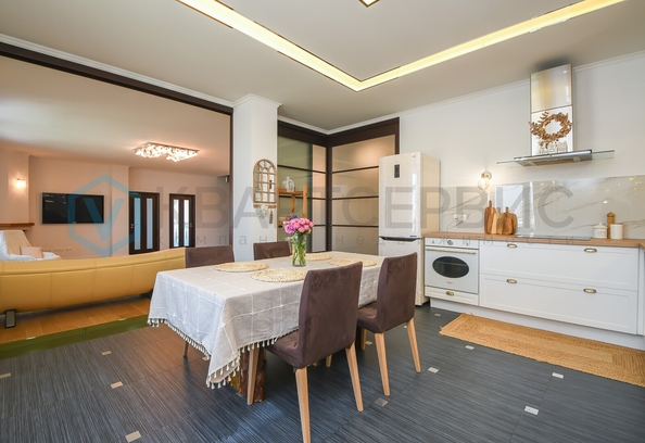 
  Продается 4-комн. квартира 237.4 м². Фото 4.