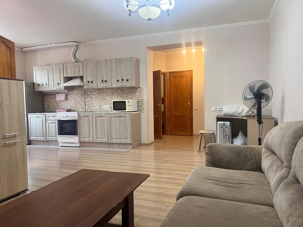 
  Сдается 3-комн. квартира 70 м². Фото 1.