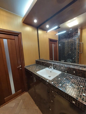 
  Сдается 3-комн. квартира 120 м². Фото 25.