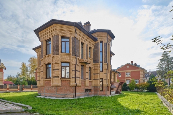 
   Продам дом, 532.6 м², Томск

. Фото 2.