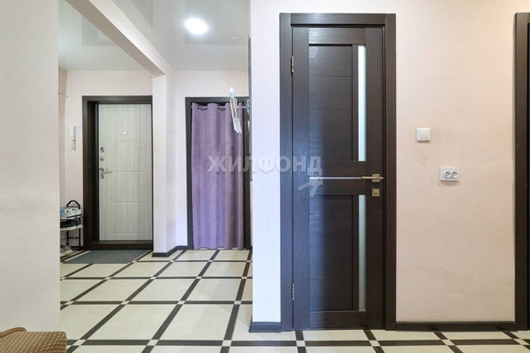 
   Продам 2-комнатную, 49 м², Ивана Черных ул, 48

. Фото 5.