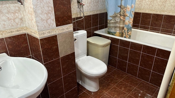 
  Продается 4-комн. квартира, 120 м², Беринга ул, д. 4/1
. Фото 12.
