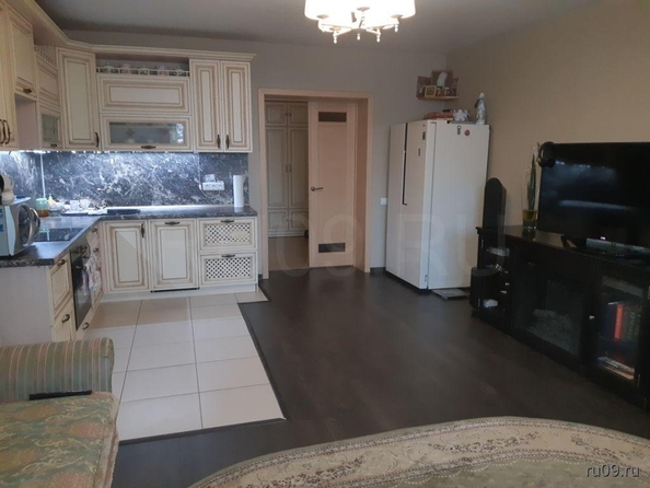 
  Продается 3-комн. квартира, 107.4 м², Аркадия Иванова ул, д. 27
. Фото 2.