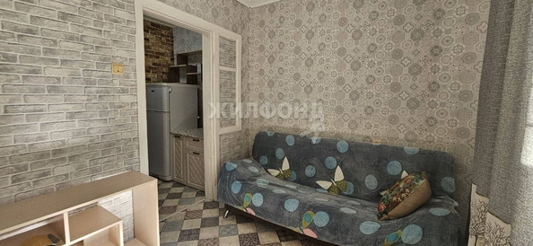 
   Продам 1-комнатную, 13 м², Кольцевой проезд, 33/1

. Фото 2.