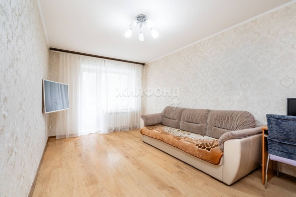 
   Продам 1-комнатную, 42.1 м², Сибирская ул, 104/4

. Фото 1.