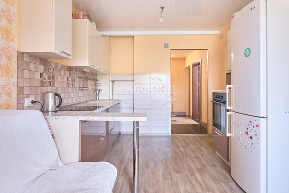 
   Продам 3-комнатную, 75 м², Ботанический пер, 16/3

. Фото 2.