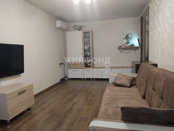 
   Продам 2-комнатную, 61 м², Розы Люксембург ул, 79

. Фото 1.