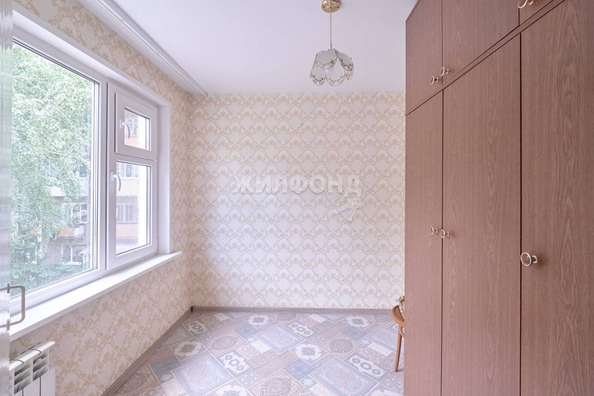 
   Продам 4-комнатную, 58.6 м², Лебедева ул, 111

. Фото 4.