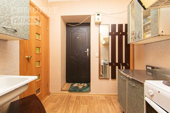 
   Продам 1-комнатную, 17.7 м², Кольцевой проезд, 33/1

. Фото 1.