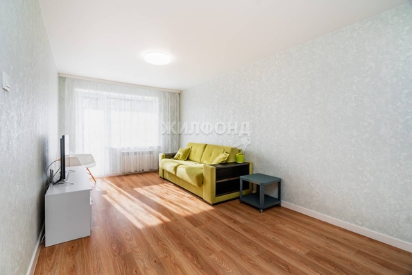 
   Продам 1-комнатную, 36 м², Лебедева ул, 64

. Фото 1.