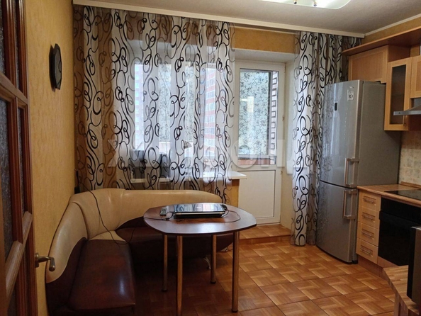 
   Продам 2-комнатную, 55.4 м², 79 Гвардейской Дивизии ул, 9в

. Фото 1.
