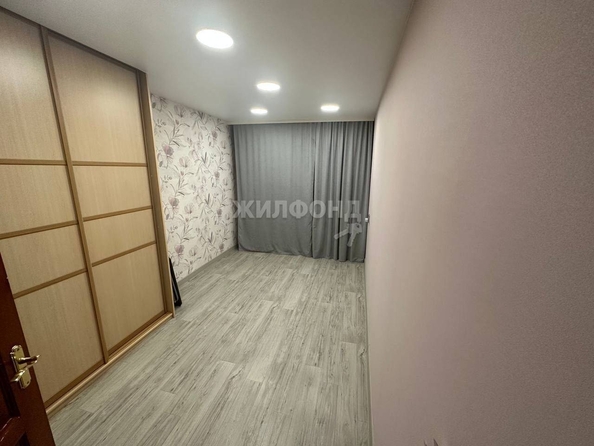 
   Продам 2-комнатную, 47.5 м², Елизаровых ул, 54

. Фото 1.