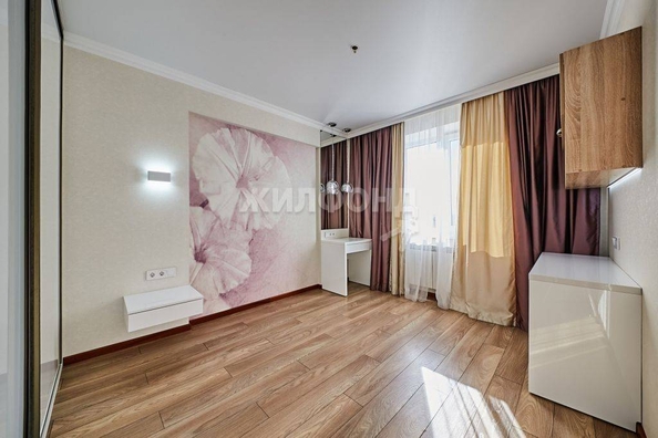 
   Продам 3-комнатную, 84.3 м², Герасименко ул, 1/17

. Фото 5.