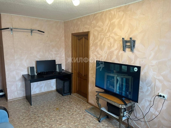 
   Продам 3-комнатную, 51.4 м², Алтайская ул, 105

. Фото 2.