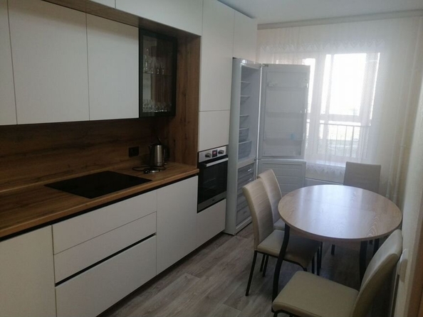 
  Продается 2-комн. квартира, 63 м², ЖК Южные Ворота, Королёва дом 12
. Фото 2.