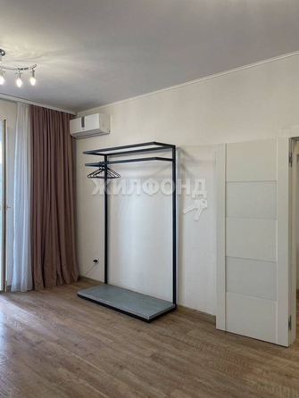 
   Продам 1-комнатную, 47.7 м², Розы Люксембург ул, 19

. Фото 8.