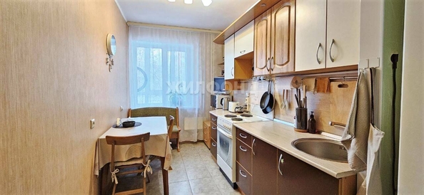 
   Продам 3-комнатную, 65.1 м², Лебедева ул, 41

. Фото 1.