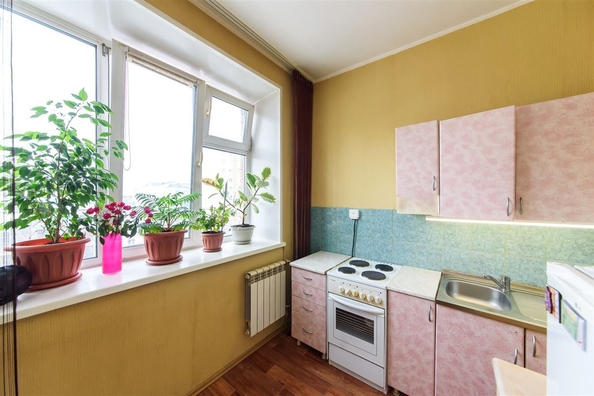 
   Продам 1-комнатную, 35 м², Елизаровых ул, 51

. Фото 6.