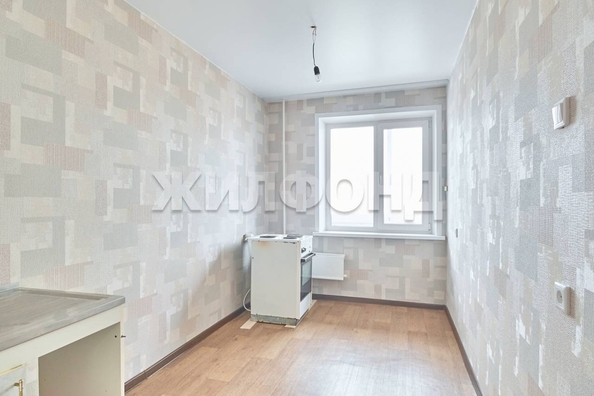 
   Продам 3-комнатную, 65.5 м², Сибирская ул, 102/2

. Фото 2.