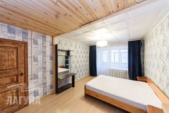
   Продам 3-комнатную, 90 м², Советская ул, 70

. Фото 2.