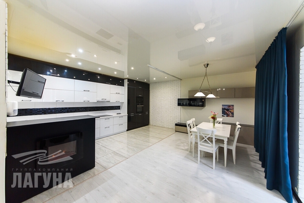 
   Продам 3-комнатную, 104.8 м², Гоголя ул, 55

. Фото 15.