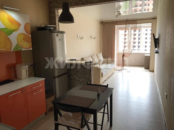 
   Продам студию, 32 м², Сибирская ул, 93

. Фото 3.