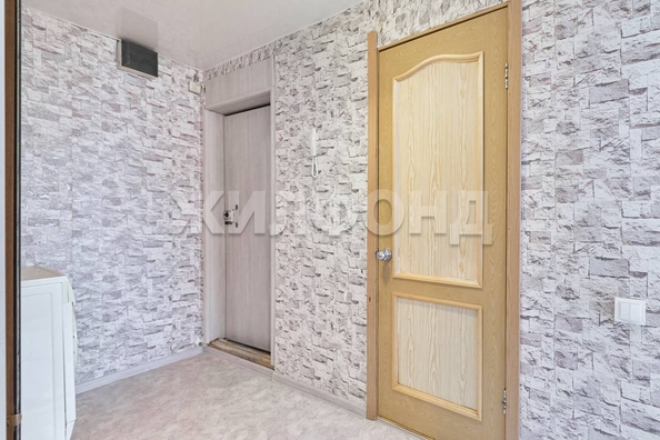 
   Продам 2-комнатную, 20.8 м², Беринга ул, 3/1

. Фото 13.