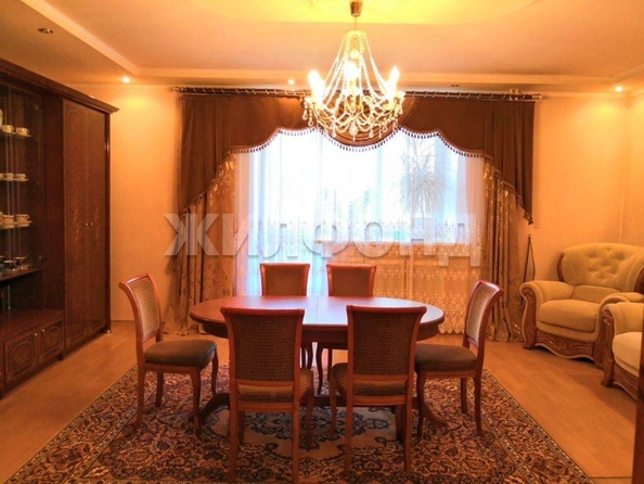 
   Продам 3-комнатную, 110 м², Тихий пер, 28

. Фото 1.