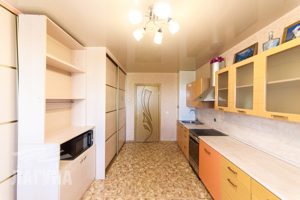 
  Продается 3-комн. квартира, 62.7 м², Иркутский тракт, д. 174/2
. Фото 2.