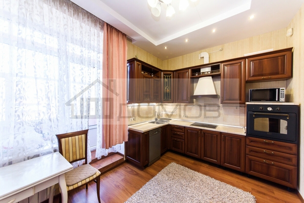 
  Продается дом, 233.8 м², Томск
. Фото 2.