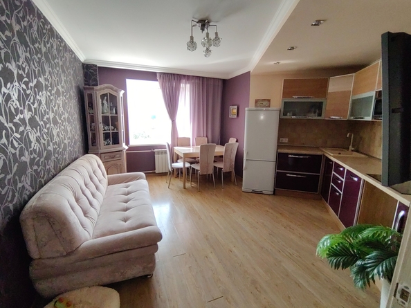 
  Продается 2-комн. квартира, 57.7 м², Большая Подгорная ул, д. 38
. Фото 3.